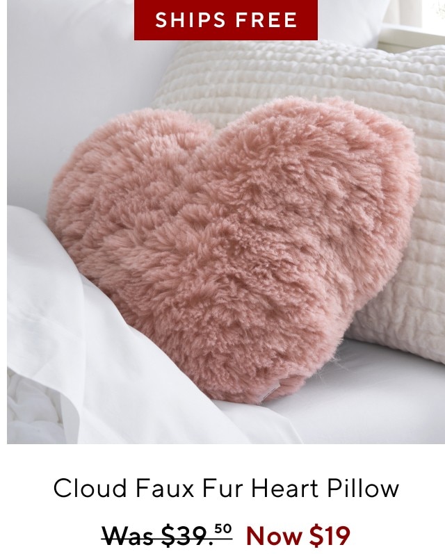Cloud faux fur heart pillow